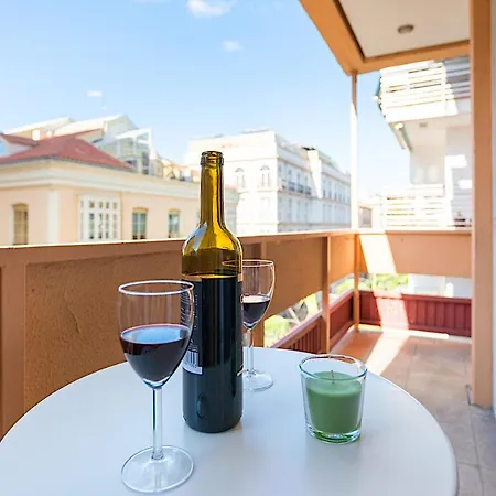 Casablanca Citycenter Young People Only * Malaga